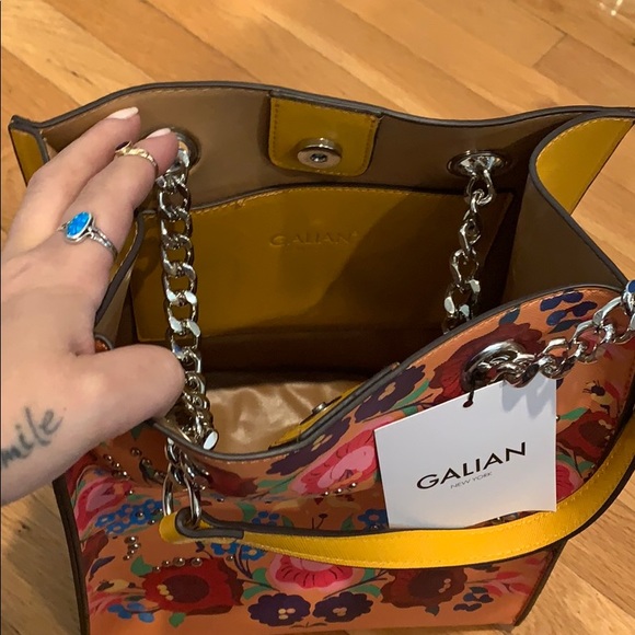 NWT hand painted studded structured leather bag - Picture 5 of 5